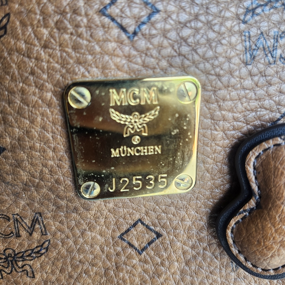 MCM Brown Visetos Tote with Gold Accents - Picture 16 of 16